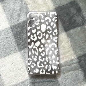 iPhone 11 Case White Chetah Print